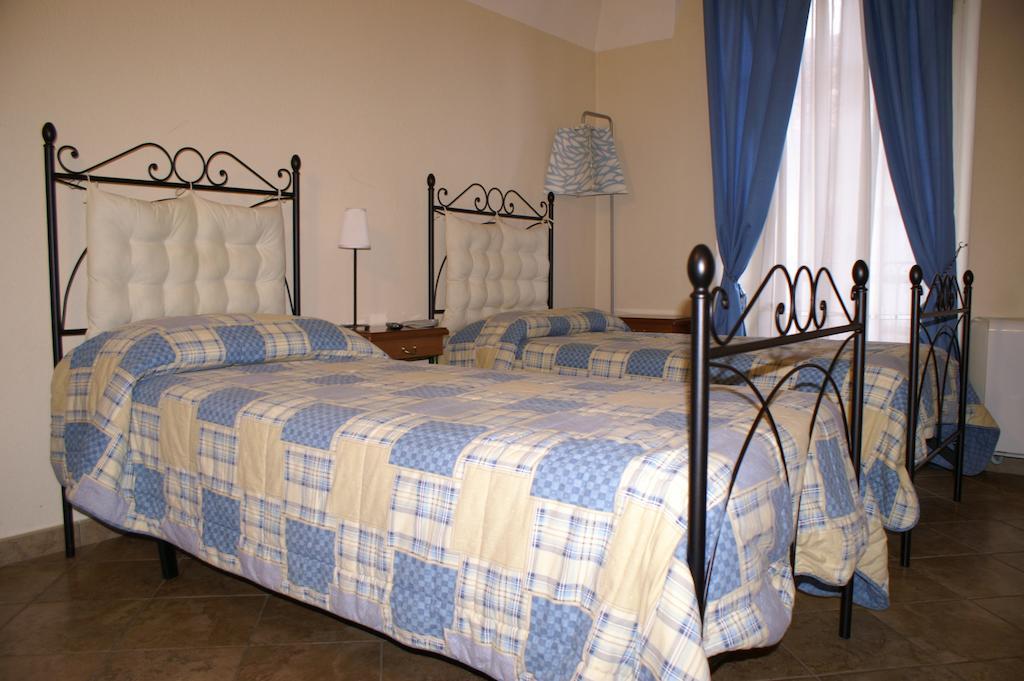Hotel Porta Santa Maria Busca Zimmer foto